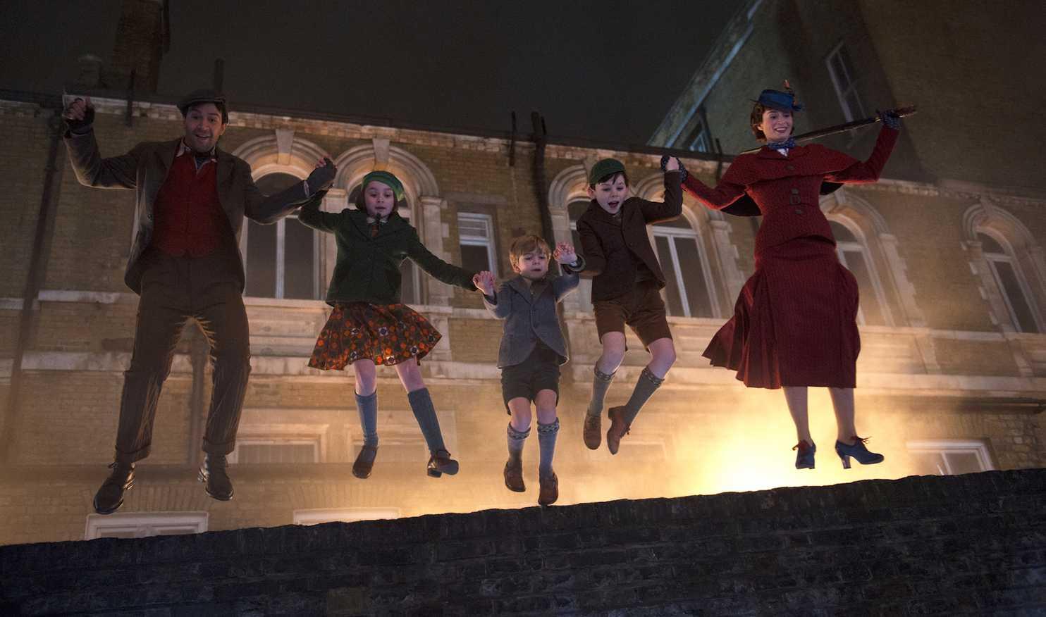 2.MARY POPPINS RETURNS 4