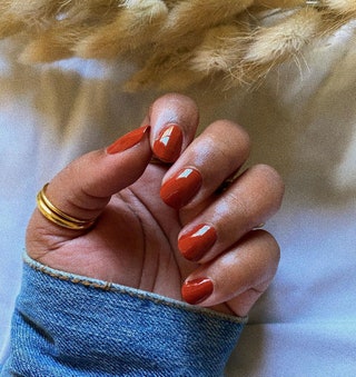 Orange manicure