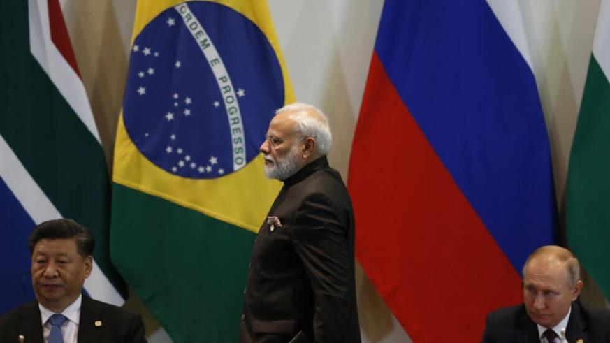 Thủ tướng Ấn Độ Narendra Modi (G), chủ tịch Trung Quốc Tập Cận Bình (T) và đồng cấp Vladimir Putin tại Brazil, ngày 14/11/2019.