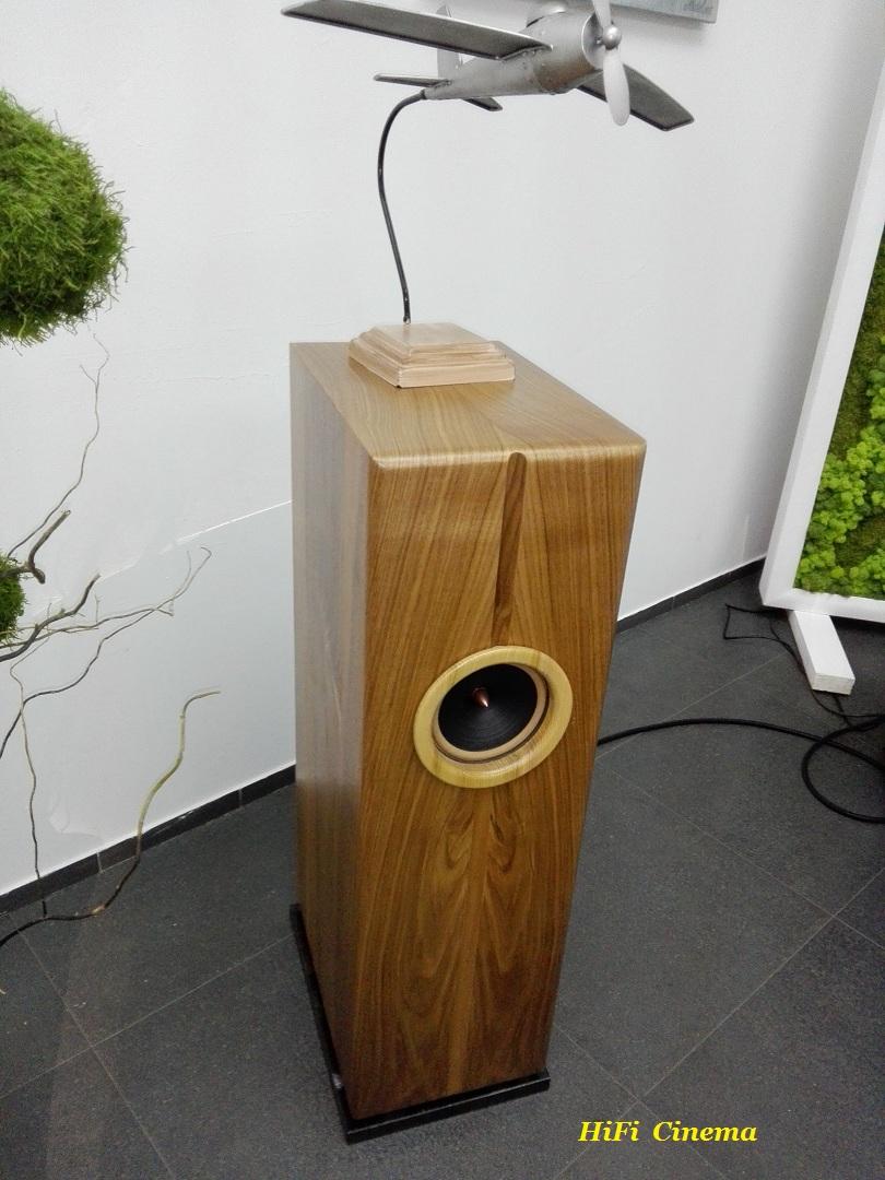 D:\HiFi Cinema - моя работа\1. Trident Sound TM\Photo Trident Sound Exhibitions\BDbyD - 14.06.2018\Trident-Sound Maestro Simplicity Mark 1 classic horn full range loudspeaker walnut.jpg
