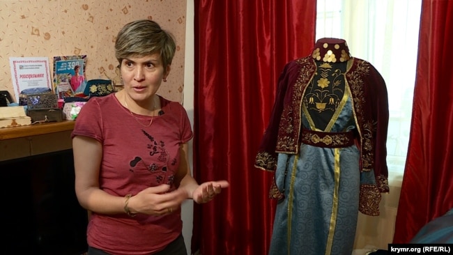 Ельміра Катакі, кримськотатарська вишивальниця
