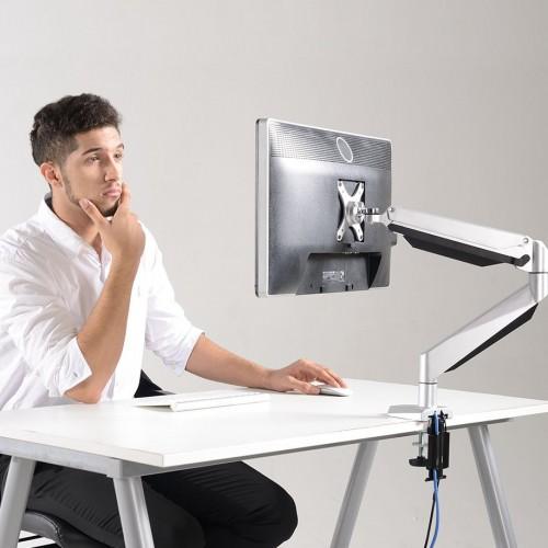 Une image contenant mur, personne, intérieur, homme

Description générée automatiquement