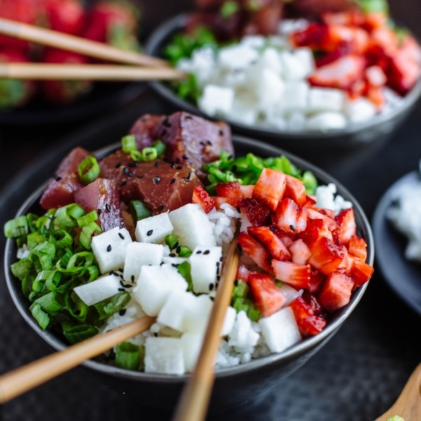 strawberry tuna poke bowl