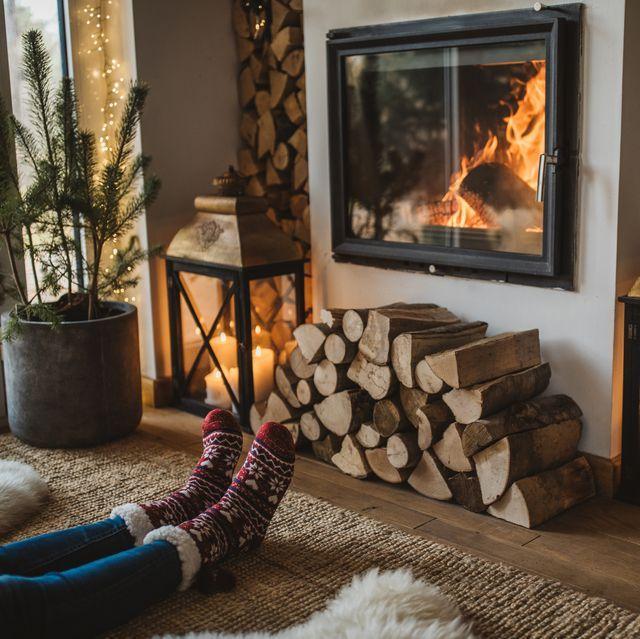 C:\Users\dell\Documents\winter-day-by-fireplace-royalty-free-image-1662672852.jpg