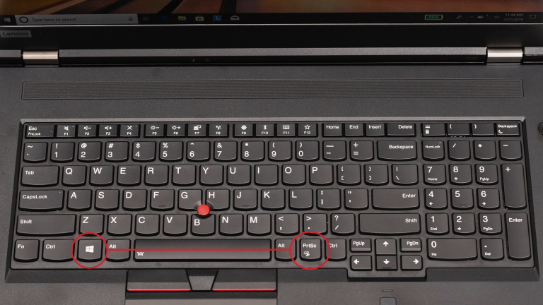 استخدم اختصار Print Screen + Windows