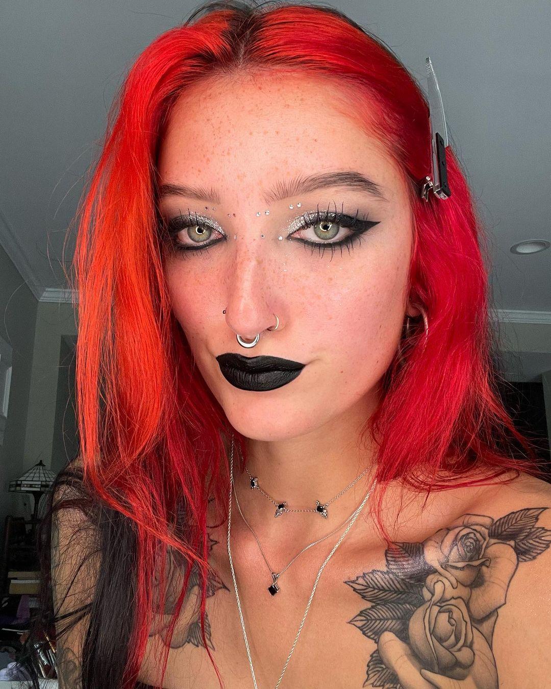 Dark Lipstick Alt Makeup