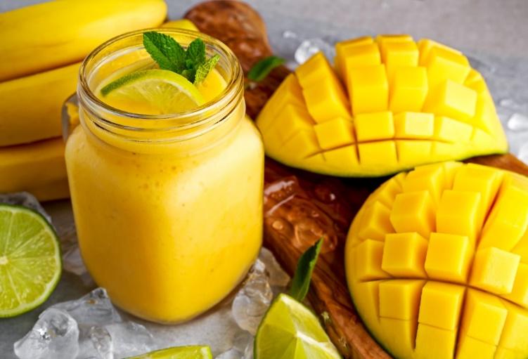 mango smoothie for fitness