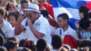 Arnaldo y su Talisman gritan Viva Fidel, foto Lia Villares Arnaldo y su Talisman gritan Viva Fidel, foto Lia Villares