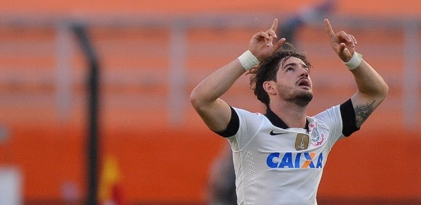 Passagem de Pato pelo Corinthians durou pouco mais de um ano, mesmo período de Jadson no SP