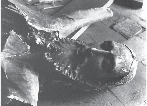 Convento de Santa Isabel. Grupo escultórico destrozado del Siglo XIII