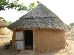 Cabañas de paja, madera y barro