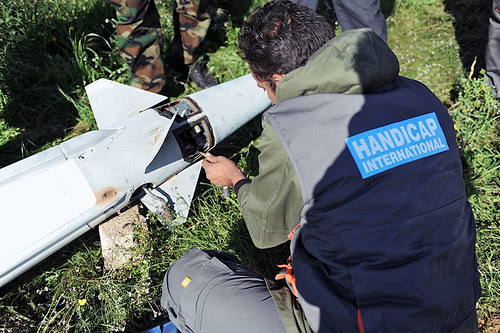 Libya: neutralizing anti-aircraft missiles