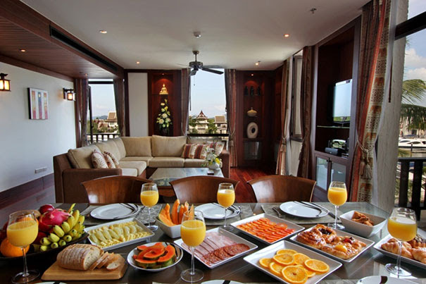 Κι ενώ απολαμβάνεις το πρωινό σου σε εξωτικό παράδεισο της Sri Lanka...