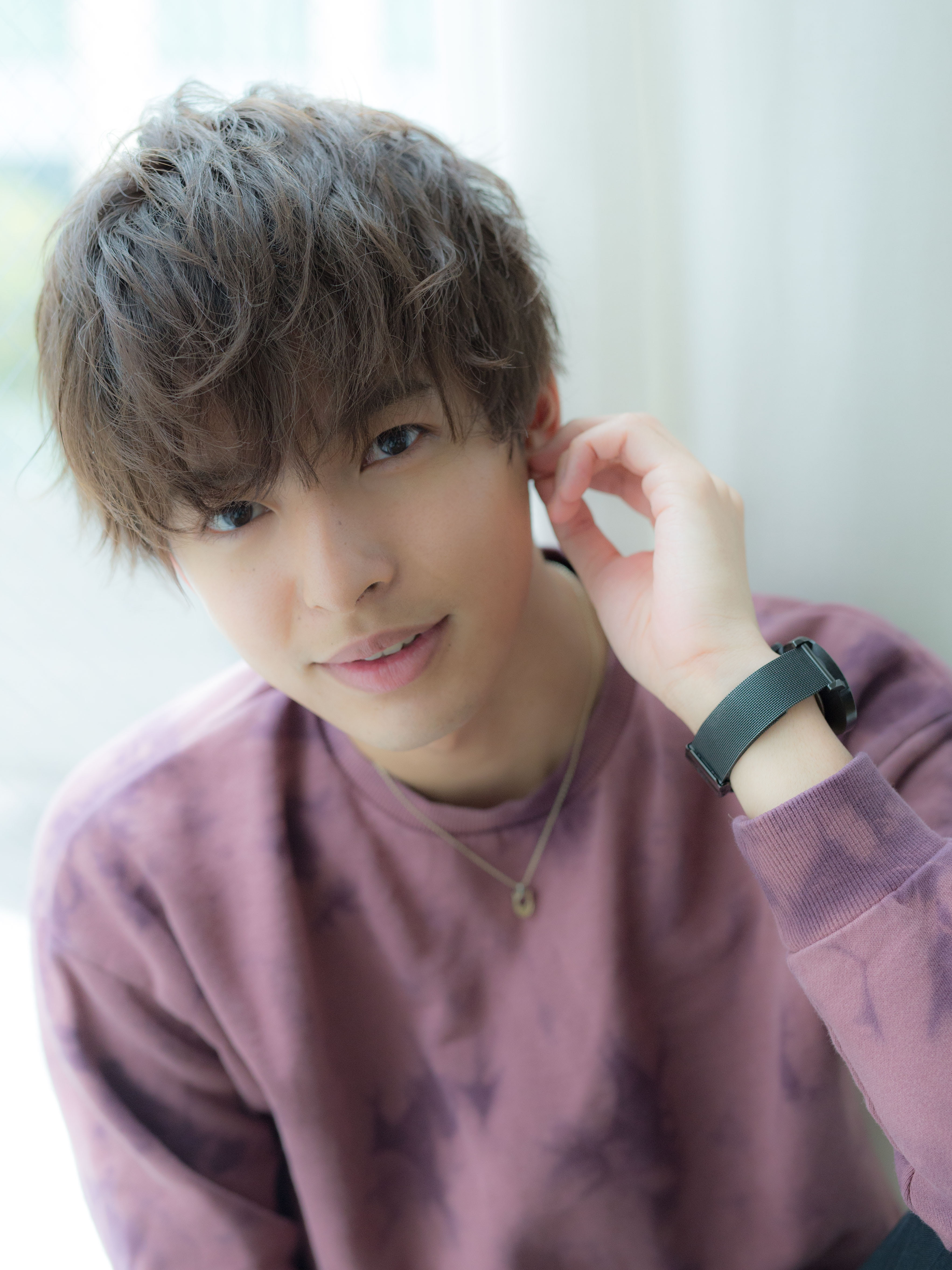 元のメンズ 前髪 下ろす セット 人気のファッションスタイル