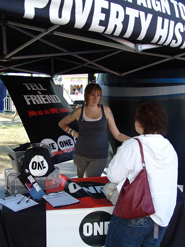 Jessica talks to DMB fans