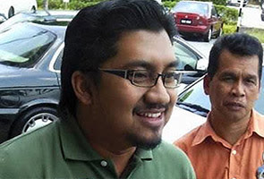 Kenapa layanan tidak sama antara saya dan Azmin? - Chegubard