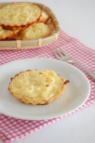 Onion tartlets / Tortinhas de cebola