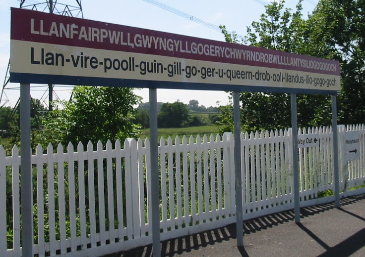 File:Llanfairpwllgwyngyllgogerychwyrndrobwllllantysiliogogogoch station sign (cropped version 1).jpg