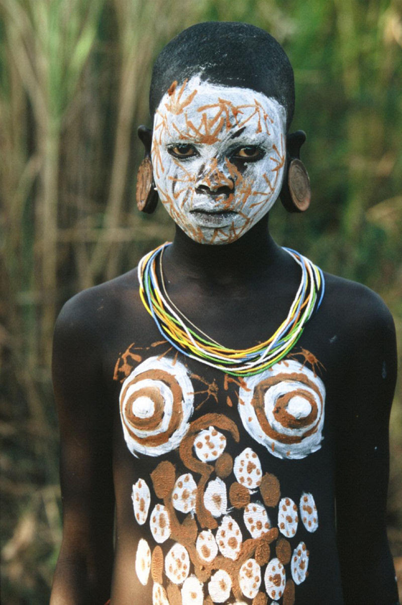 A beleza das Tribos Surma e Mursi, uma cultura em perigo, no sul de Etiópia 16