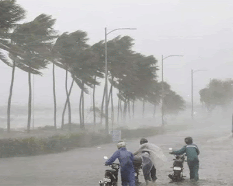 Southwest Monsoon: कर्नाटक और केरल में भारी बारिश से बिगड़े हालात,  स्कूल-कॉलेज बंद | SamayLive