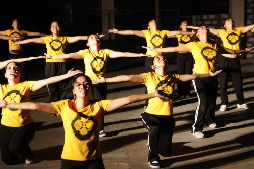 Signature oblation pose