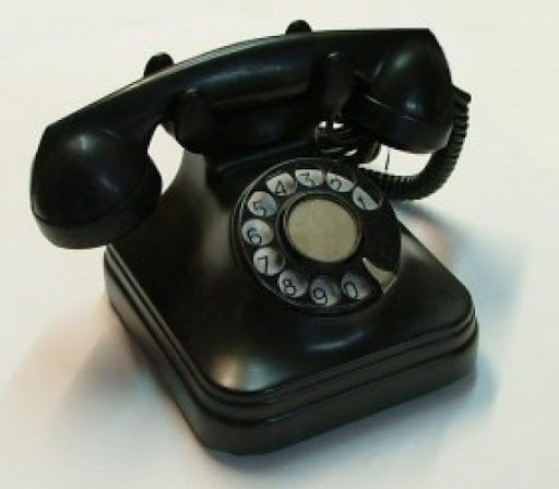 telefoni bachelite anni '50: bombati, arrotondati, colorati
