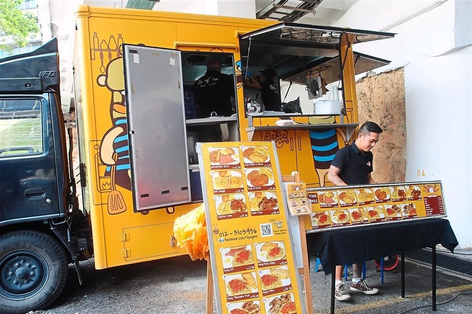 Contoh Perniagaan Food Truck  KOHIJRAH tawar 'food truck' harga mampu