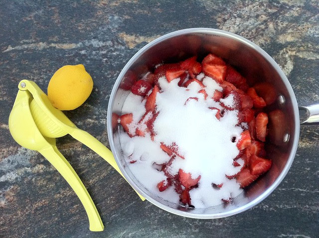 Sugar and Strawberries with Lemon