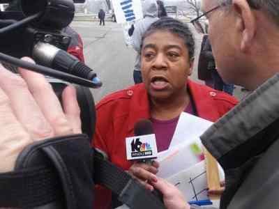 Speaking to the press, Rev. Pinkney supporter Marcina Cole condemns his unjust conviction and sentence. – Photo: Abayomi Azikiwe
