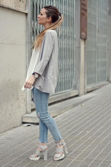 FRAYED TRIM JEANS FRAYED TRIM JEANS