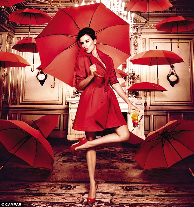 Red-dy for rain: Check out Penelope's cheekbones in this shot