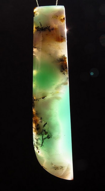http://www.pinterest.com/pin/232146555764168369/ Looks like a mini underworld of the turquoise ocean in Aruba~ Australian Chrysoprase. Chrysoprase is a gemstone variety of chalcedony that contains small quantities of nickel