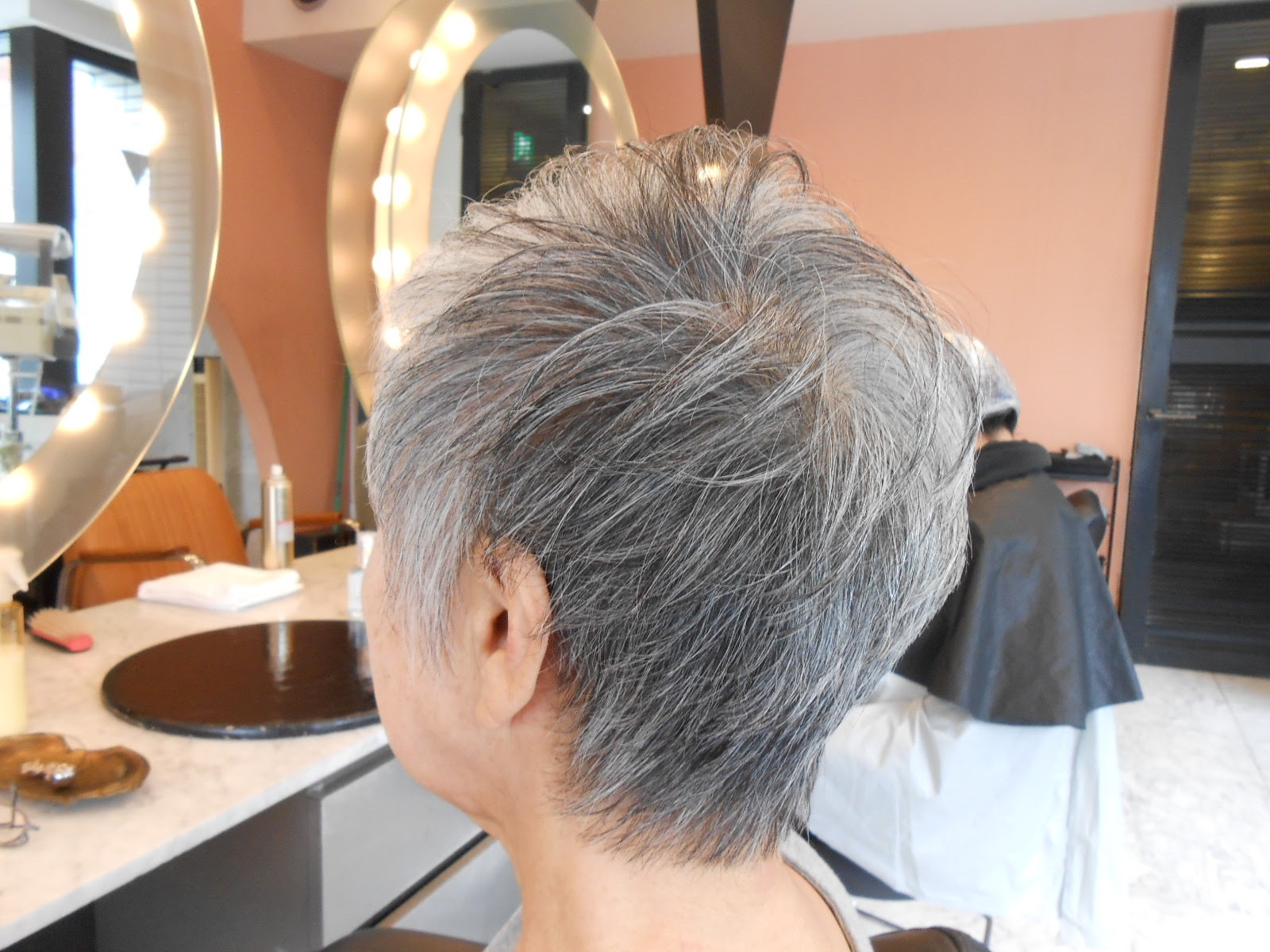 ユニークおしゃれな 70代 髪型 ショート パーマ すべての髪型のインスピレーション