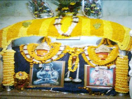 http://www.mahavirmandirpatna.org/images/darshan.jpg
