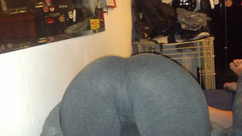 bending Yoga pants