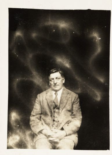 Retro Ghost Photos (22 pics) Retro Ghost Photos (22 pics)