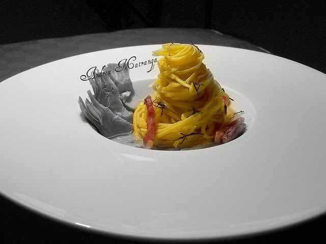 Tagliolini su fondente di ceci e carciofi con speak di maialino nero dei Nebrodi profumato al finocchietto selvatico.