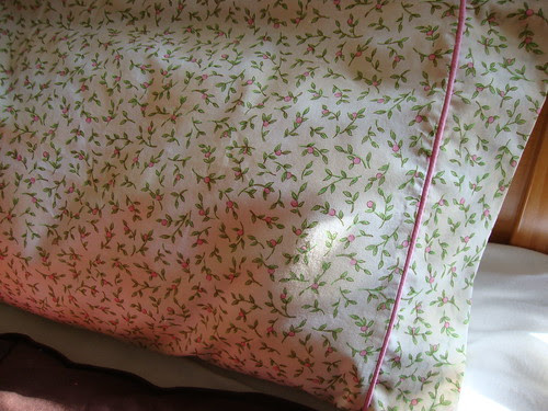 sweet pink roses pillowcase with pink piping