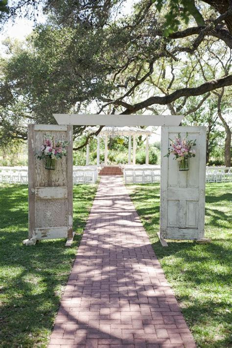 17 Best ideas about Country Wedding Arches on Pinterest 17 Best ideas about Country Wedding Arches on Pinterest