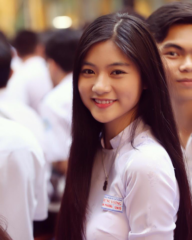 Cô bạn 18 tuổi chứng minh con gái Việt mặc áo dài lúc nào cũng là xinh nhất - Ảnh 14.