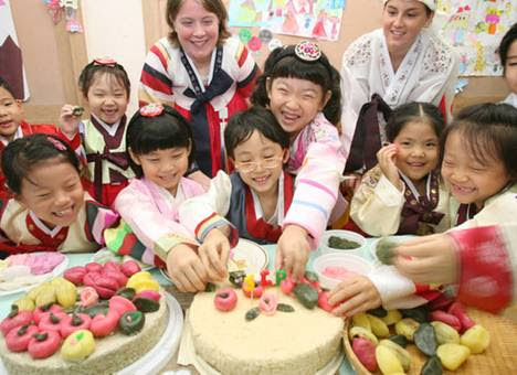 Các ngày lễ của Hàn Quốc - Trung tâm tiếng hàn - SOFL 한 국 어 학 당 Luyện thi Tiếng Hàn Topik