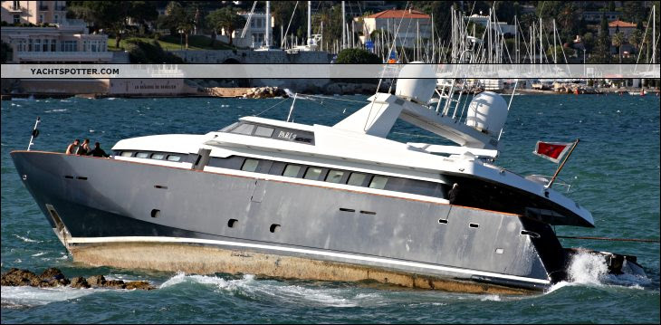 Luxury Yacht Nadine Sinking
