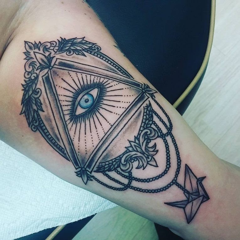 Tattoo Simple Illuminati - Tattoo Design