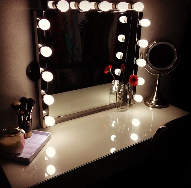 Featured image of post Dressing Table Mirror With Lights Ikea