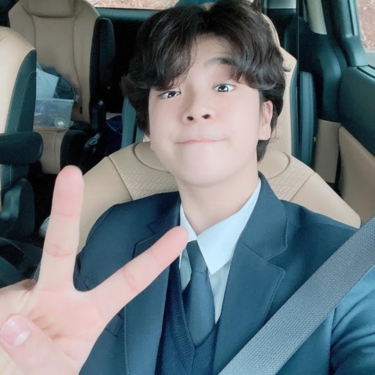 Jung Dong-won, uniform and boasted beauty ..Idol cheeky visual
