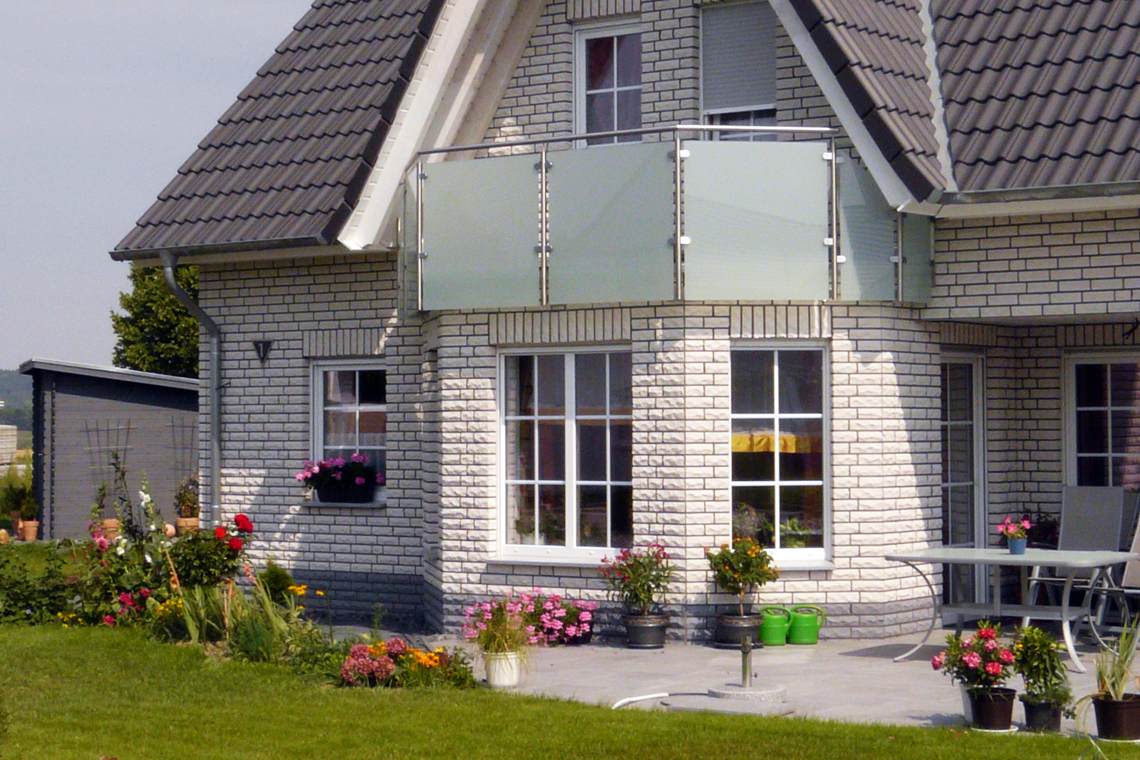 Einfamilienhaus Mit Balkon - Haus Ideas