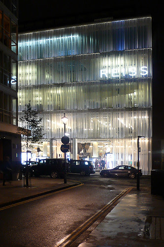 Londres, Reiss Store London. Squire & Partners