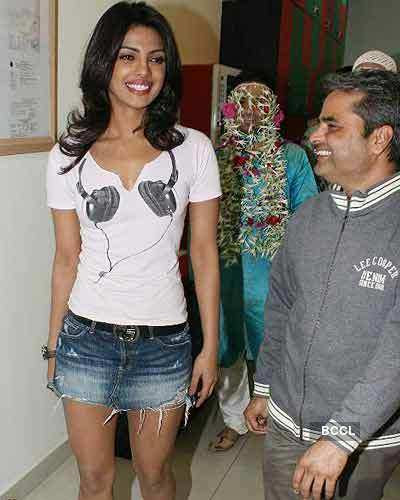 Priyanka Chopra Sexy Legs Priyanka 7 Khoon Maaf Radio
