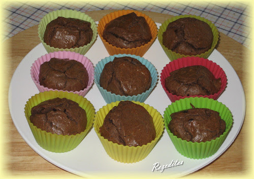 MAGDALENAS INTEGRALES DE NARANJA CON CACAO Y CAFE
