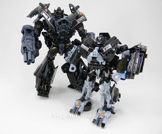 Transformers Ironhide HftD Deluxe - modo robot vs Voyager